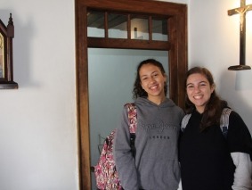 F16