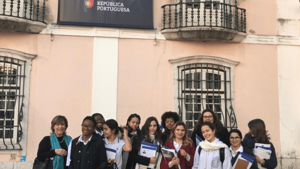 Planalto - Alunas do Colégio Mira Rio assistem a 